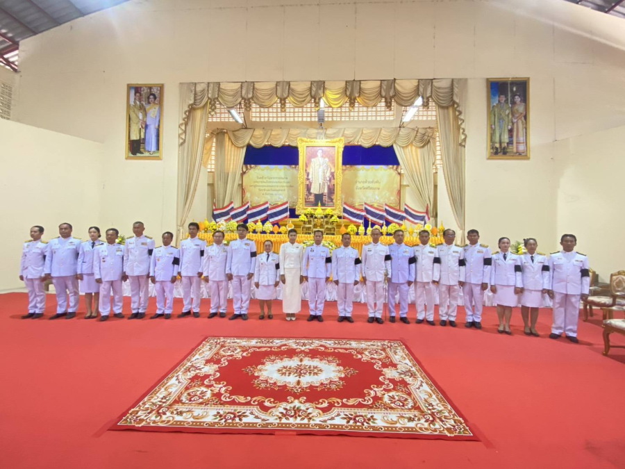 วันที่ ๕ ธันวาคม ๒๕๖๘ เทศบาลตำบลห้วยทับทัน ประกอบด้วย คณะผู้บริหาร สมาชิกสภาเทศบาล หัวหน้าส่วนราชการ พนักงานเทศบาล ครูและพนักงานจ้างเทศบาลตำบลห้วยทับทัน ได้เข้าร่วมกิจกรรมเนื่องในวันคล้ายวันพระบรมราชสมภพ พระบาทสมเด็จพระบรมชนกาธิเบศร มหาภูมิพลอดุลยเดช