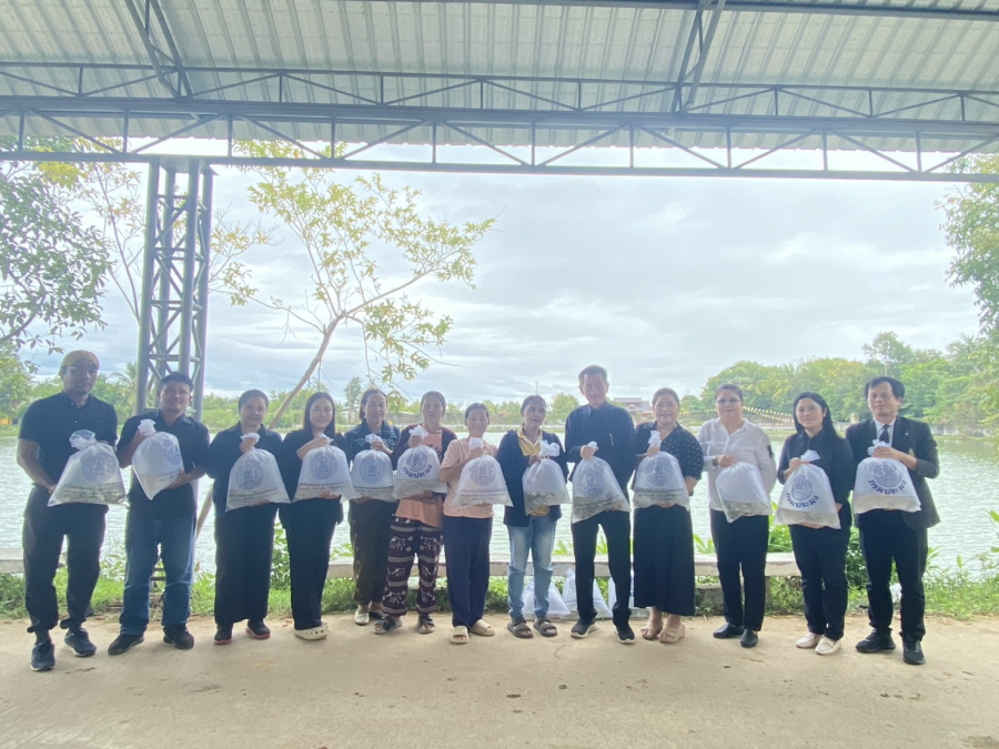 วันที่ 4 ตุลาคม 2568  เทศบาลตำบลห้วยทับทัน  ได้รับมอบพันธุ์ปลาจากสำนักงานประมงจังหวัดศรีสะเกษ  กรมประมง  ประกอบด้วยพันธุ์ปลานิล  และปลาตะเพียน กว่า 7000  ตัว