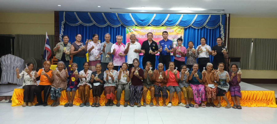 วันที่ 16 กรกฎาคม  2569ศูนย์พัฒนาคุณภาพชีวิตและส่งเสริมสุขภาพผู้สูงอายุ เทศบาลตำบลห้วยทับทัน (โรงเรียนผู้สูงอายุ)  จัดกิจกรรมเรียนรู้วิธีการทำขนมไทย ณ หอประชุมอเนกประสงค์เทศบาลตำบลห้วยทับทัน โดยผู้สูงอายุแต่ละชุมชนให้ความสนใจเข้าร่วมกิจกรรมอย่างพร้อม