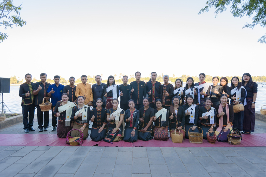 วันที่ 2 ธันวาคม 2568 เวลา 07.00 น. ณ ลานโคปุละ (เกาะกลางน้ำห้วยน้ำคำ) อำเภอห้วยทับทัน นำโดย นายตระการ ชาลี นายอำเภอห้วยทับทัน พร้อมด้วย นายชัยยันต์  เทพเกษตรกุล นายกเทศมนตรีตำบลห้วยทับทัน /หัวหน้าส่วนราชการ และบุคลากรเทศบาลตำบลห้วยทับทัน