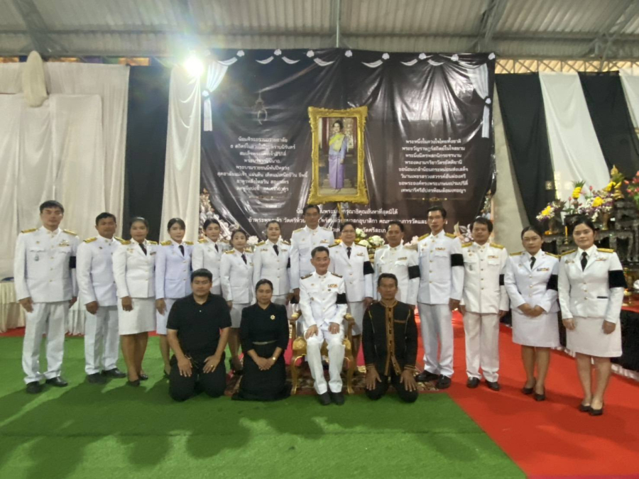 วันที่ 22 พฤศจิกายน 2568 เทศบาลตำบลห้วยทับทัน โดยนายชัยยันต์ เทพเกษตรกุล นายกเทศมนตรี พร้อมด้วยคณะผู้บริหาร สมาชิกสภาเทศบาล หัวหน้าส่วนราชการ พนักงาน และคณะครู ร.ร.เทศบาล 1 หนองสิมใหญ่  ร่วมเป็นเจ้าภาพในพิธีบําเพ็ญกุศลสวดพระอภิธรรม