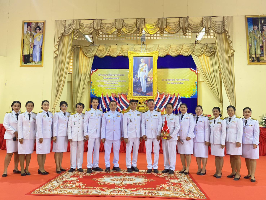 วันที่ 20 กันยายน2568 เทศบาลตำบลห้วยทับทัน นำโดย นายชัยยันต์ เทพเกษตรกุล พร้อมผู้บริหาร สมาชิกสภาเทศบาลและพนักงานเทศบาล ร่วมงานเฉลิมพระเกียรติสมเด็จพระปรเมนทรมหาอานันทมหิดลพระอัฐมรามาธิบดินทรเนื่องในโอกาสวันพระบรมราชสมภพครบ 100 ปี ทำบุญตักบาตร