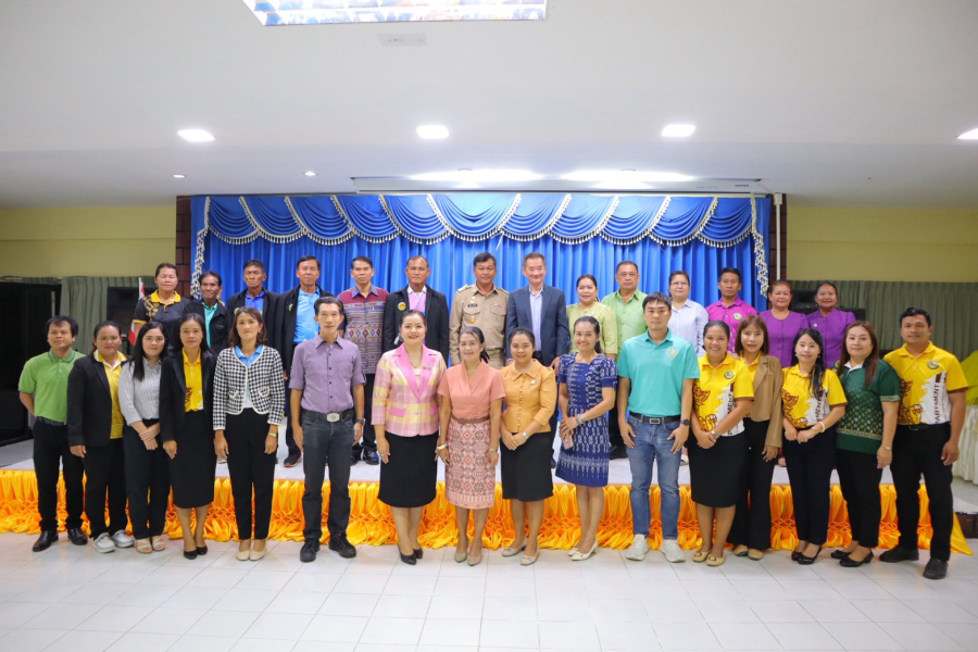 วันที่ 15 ตุลาคม 2568 นายชัยยันต์ เทพเกษตรกุล นายกเทศมนตรีตำบลห้วยทับทัน นำคณะผู้บริหาร สมาชิกสภาเทศบาล หัวหน้าส่วนราชการ ลูกจ้าง และพนักงานจ้าง ร่วมให้การต้อนรับข้าราชการ กรณีรับโอนนายณัฐวัฒน์ เจียงวงค์ ตำแหน่งผู้อำนวยการกองการศึกษา