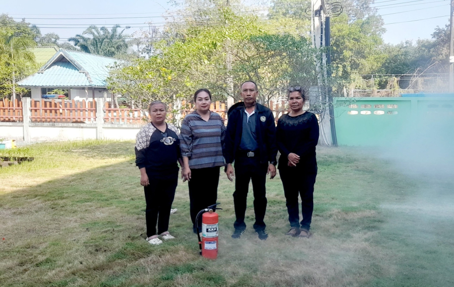 วันที่ 21 มกราคม 2569 ฝ่ายป้องกันและบรรเทาสาธารณภัย สำนักปลัดเทศบาล นำโดย จ่าเอกมงคล จันทะศรี หัวหน้าฝ่ายป้องกันและบรรเทาสาธารณภัย และนายพุฒ จังอินทร์ พนักงานดับเพลิง ออกให้ความรู้ ที่ศูนย์พัฒนาเด็กเล็กเทศบาลตำบลห้วยทับทัน