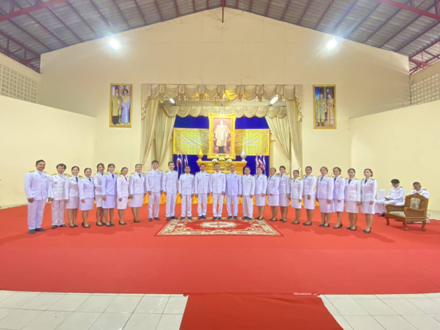 วันที่ 13 ตุลาคม 2568 นายชัยยันต์ เทพเกษตรกุล นายกเทศมนตรีตำบลห้วยทับทัน นำคณะผู้บริหาร สมาชิกสภาเทศบาล หัวหน้าส่วนราชการ พนักงานเทศบาล ลูกจ้าง และพนักงานจ้าง ร่วมพิธีทำบุตรตักบาตร ณ วัดศรีห้วยทับทัน และร่วมพิธีวางพวงมาลา ณ หอประชุมอำเภอห้วยทับทัน